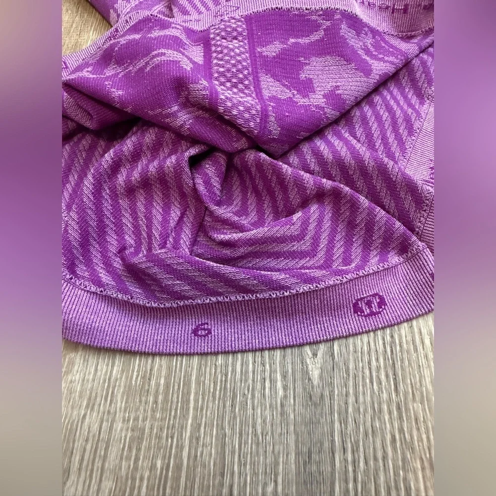 Lululemon Swiftly Tech Long Sleeve in Purple Camo Size 6